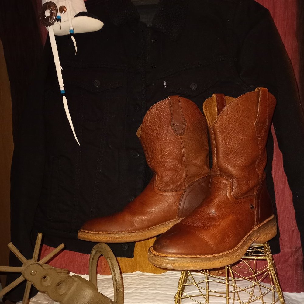 Ladies Ariat Roper Paddock Barn boot ~Size 8M~